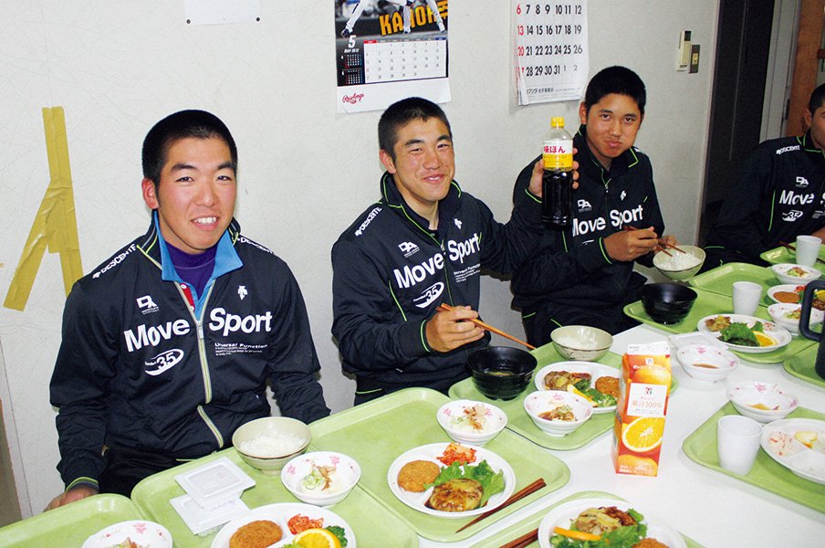 ラグビー部員、大谷、お相撲さん――コメが支える日本のスポーツ。<Number Web> photograph by NIKKAN SPORTS