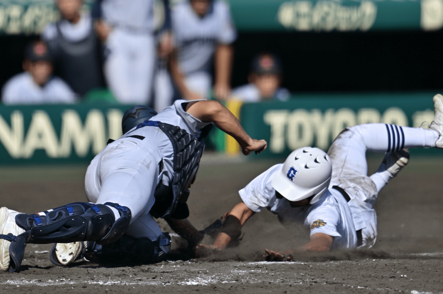 結局、横浜vs県岐阜商は延長11回まで続き、7-8の大熱戦。際どいプレーが続いた　©Hideki Sugiyama