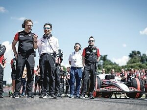 ［白熱ピットレポート］グランプリの現場から（1）ハース代表・小松礼雄の仕事術
