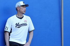 【必読】「気を遣わせたくない」隠し通した最愛の人との別れ…ロッテ・吉井理人監督が声を震わせた日「母さんに何かしてあげられたかなぁ…」〈今明かす2023激闘秘話〉