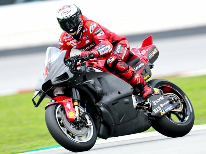 《MotoGPテスト開始》そもそも何をテスト？ 今と昔の違いは？ 走りたがりのノリック＆ニッキー、世界を股にかけた大治郎＜Number Web＞ photograph by Satoshi Endo