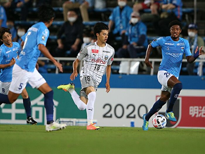 三笘薫、川崎仕様のドリブラーへ。「0から100できるのが僕の特徴」<Number Web> photograph by J.LEAGUE