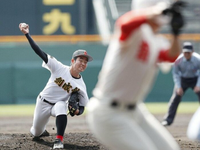 複数投手制とエース不在のジレンマ。創成館の5本柱に、夏までの宿題。<Number Web> photograph by Kyodo News