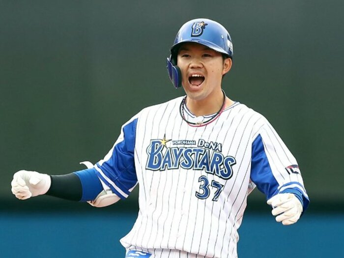 「僕しか見ていない光景です」DeNA楠本泰史が誰もいないハマスタで目撃した、鈴木尚典コーチの“本気のティーバッティング”<Number Web> photograph by Sankei Shimbun