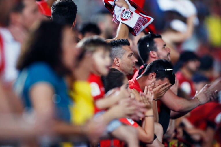 「クボ、ユニホームお願い」来季のレアル去就報道が出てもマジョルカで愛される久保建英…「残留か降格の最終節」で輝くか〈撮影者の視点〉(47)