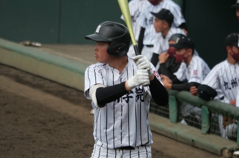 ヤクルト村上宗隆を兄にもつ九州学院・村上慶太（新3年）。春の熊本大会には多くのスカウトが集結した ／ photograph by PPAB-lab.