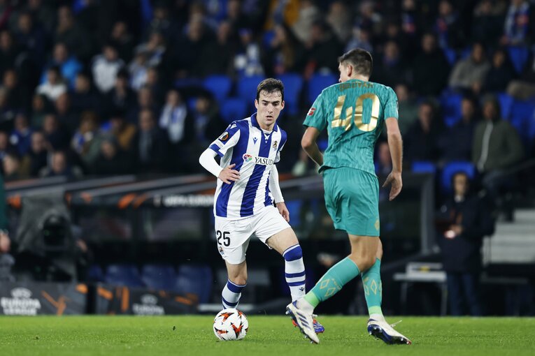 ドリブラーとしての片鱗を見せた途中出場のマグナセラヤも若手の有望株　©Daisuke Nakashima