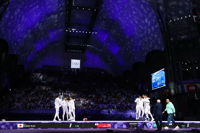 試合後、ピストに集まった日本の選手たち　©Ryosuke Menju/JMPA