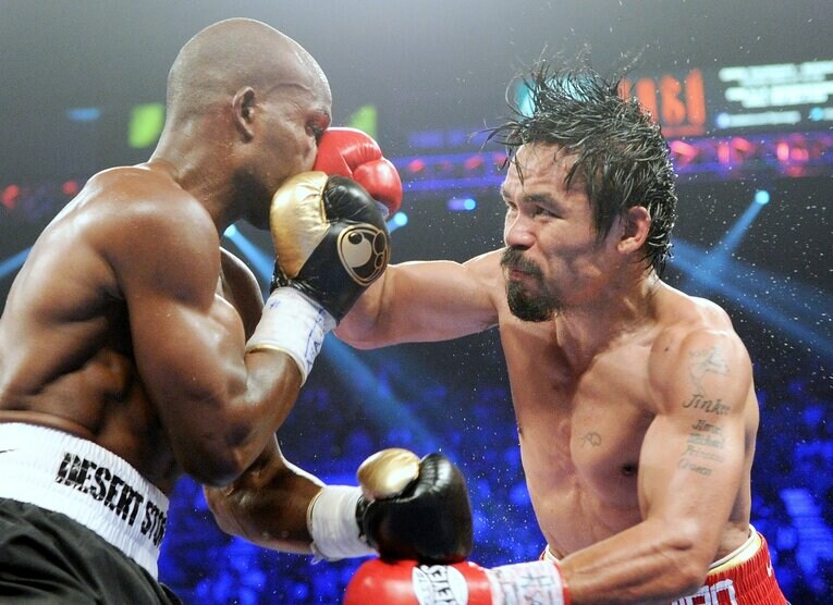 パッキャオ優勢で試合が進むも、2-1のスプリット判定でブラッドリーが勝利した