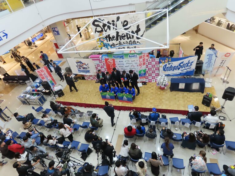 記者会見場 ©Kou Hiroo