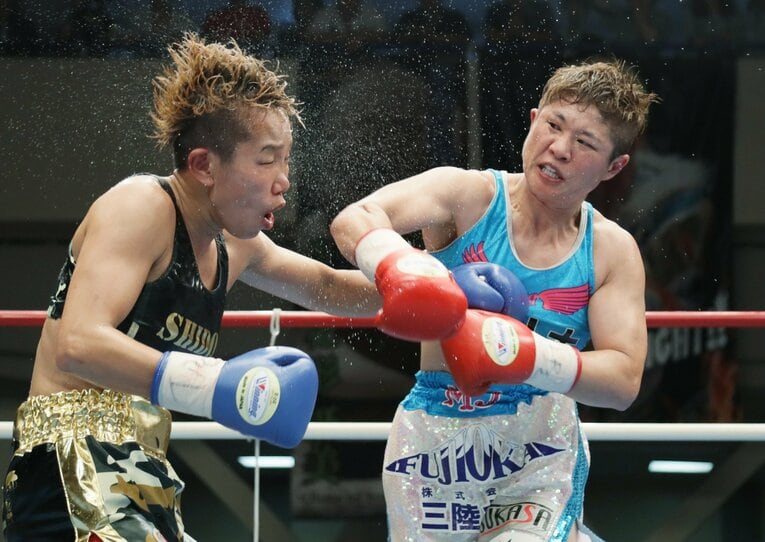 2016年6月、真道ゴーとの激闘　©JIJI PRESS