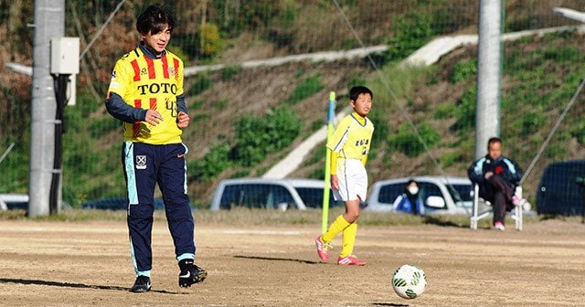 栄光の 鹿島の10番 は北九州へ 東福岡高出身 本山雅志の夢は続く Jリーグ Number Web ナンバー