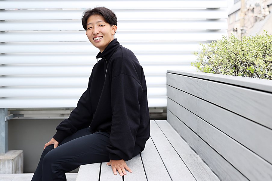 カミングアウトから2年、“同性とのパートナー婚”を決断… 女子サッカー下山田志帆が気づいた「自立への思い込み」<Number Web> photograph by Shigeki Yamamoto