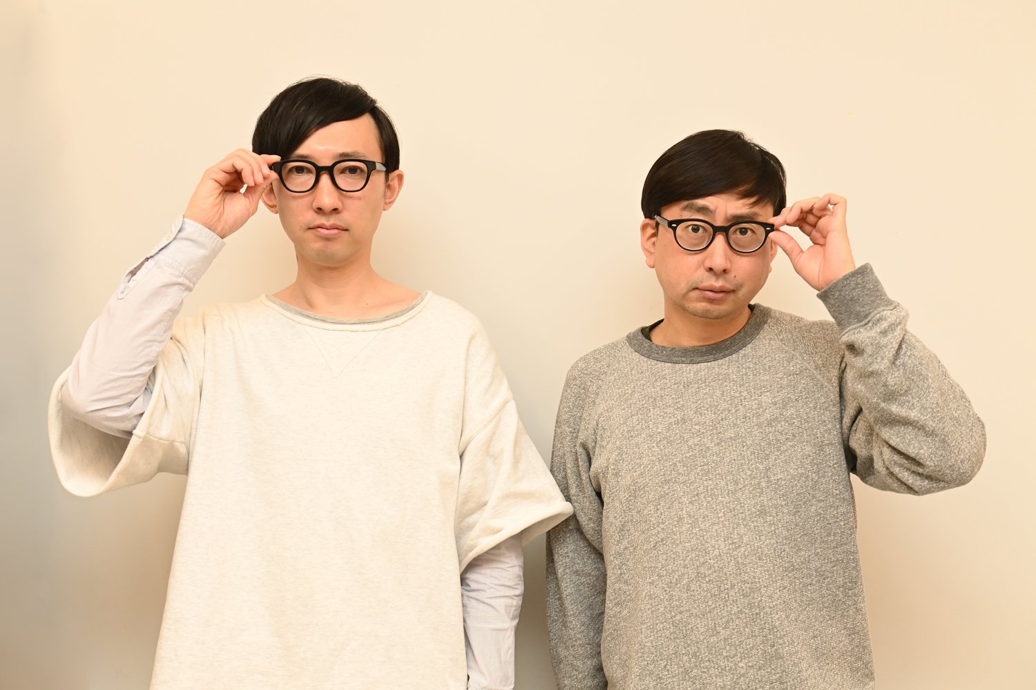 おいでやす小田(右、ツッコミ担当、42歳)とこがけん(ボケ担当、42歳)