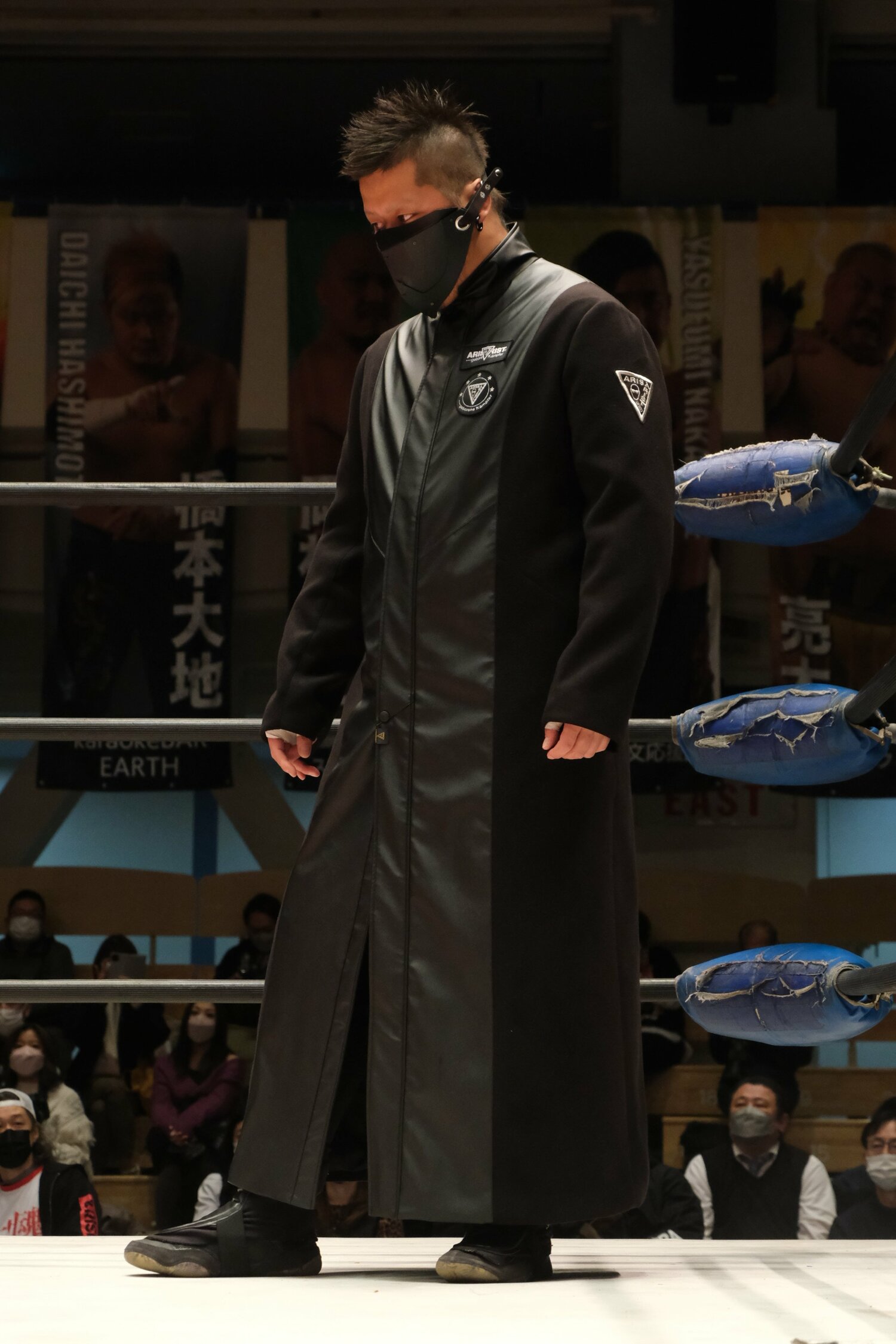 入場時の大地が纏ったのは、蝶野のアパレルブランドが制作した新調のガウン