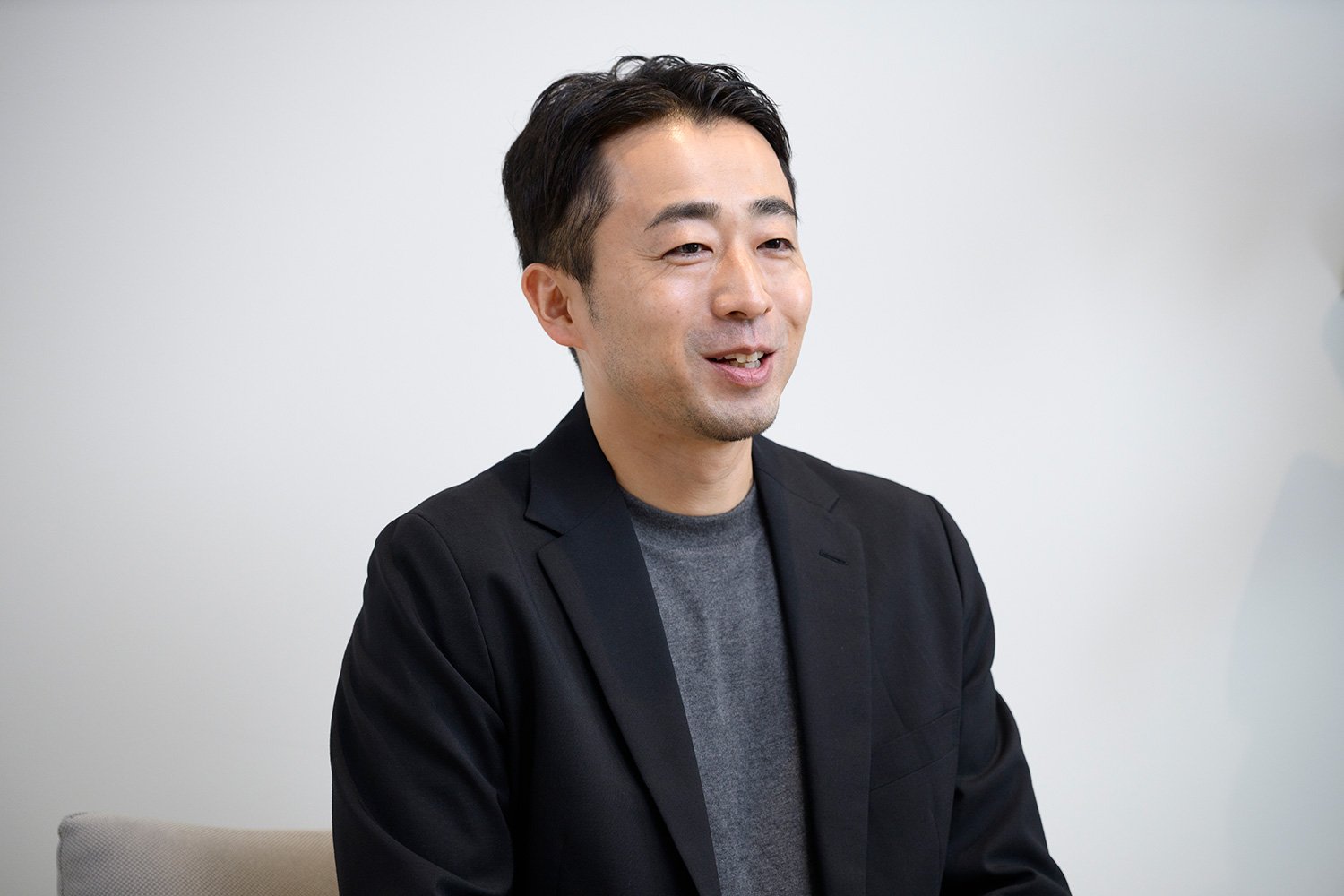 サンリオとJリーグによる「フェアプレーリボンプロジェクト」を振り返るJリーグ鈴木章吾執行役員