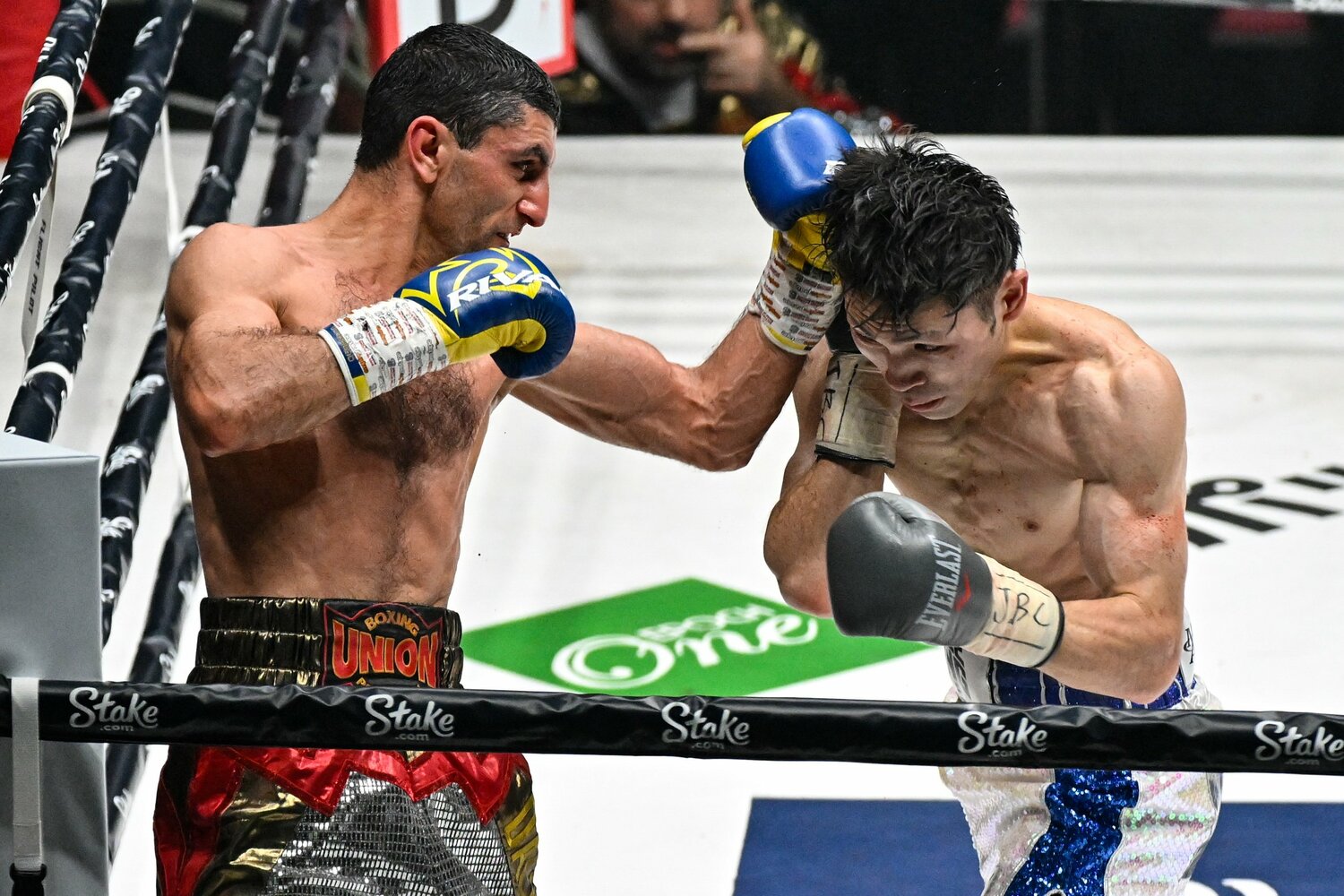 戦禍が続くウクライナから来日した王者に対して、ユーリ阿久井政悟もリスペクトを口にした　©Hiroaki Yamaguchi