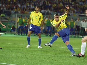 ［予選敗退危機から頂へ］2002 Brazil　ルイス・フェリペ・スコラーリ「奇抜ヘアの深謀と屈せざる王国の歩み」