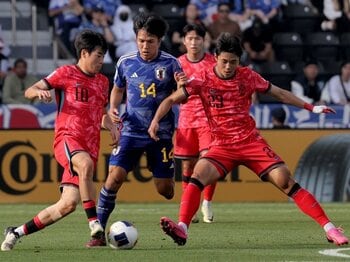 負けたら五輪消滅…U-23日本代表「カタール戦は厳しい？ レフリーに不安は？」記者の質問にトルシエは意外な反応「インドネシアよりはいい」＜Number Web＞ photograph by AFP/JIJI PRESS