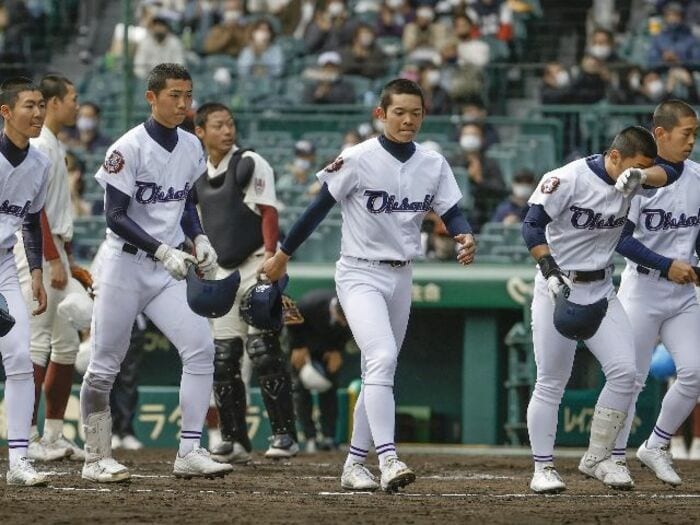 【センバツ】人口5000人“離島”の希望・大崎高校、初戦で散る　監督は「島への“恩返し”が2割に減ってしまった」＜Number Web＞ photograph by KYODO