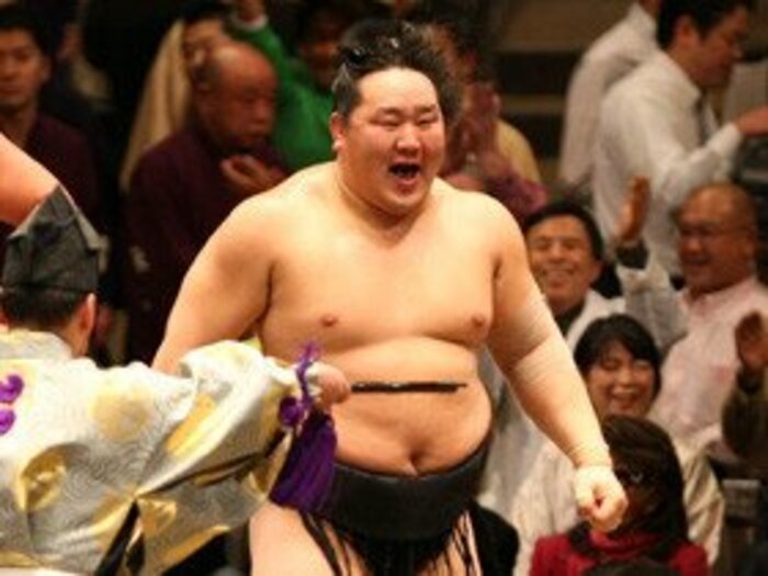 “復活”した朝青龍に引導を渡すのは誰か。<Number Web> photograph by JMPA