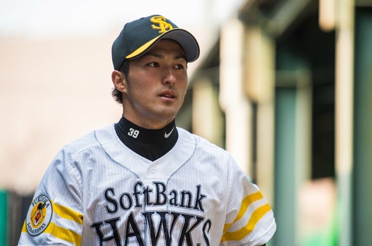 島袋洋奨はプロ入り後もコントロールに苦しみ、一軍登板わずか2試合で選手としてのキャリアにピリオドを打った ／ photograph by Takuya Sugiyama