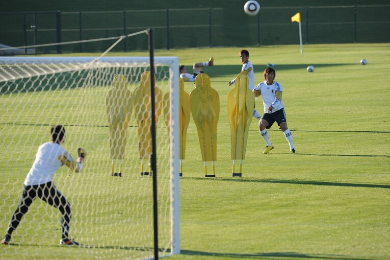 2010年の中村俊輔のFK練習　©JMPA