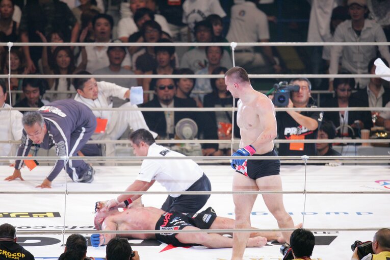 2006年のPRIDE無差別級GP準決勝でヴァンダレイ・シウバをKOしたミルコ・クロコップ　©Toshiya Kondo