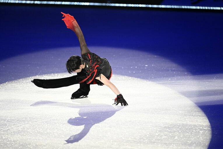 「1番、羽生結弦さん」“企画もプロデュースも出演も”羽生結弦…記者が驚いたプロ初のアイスショーの中身「まさか90分を1人で…」(75)