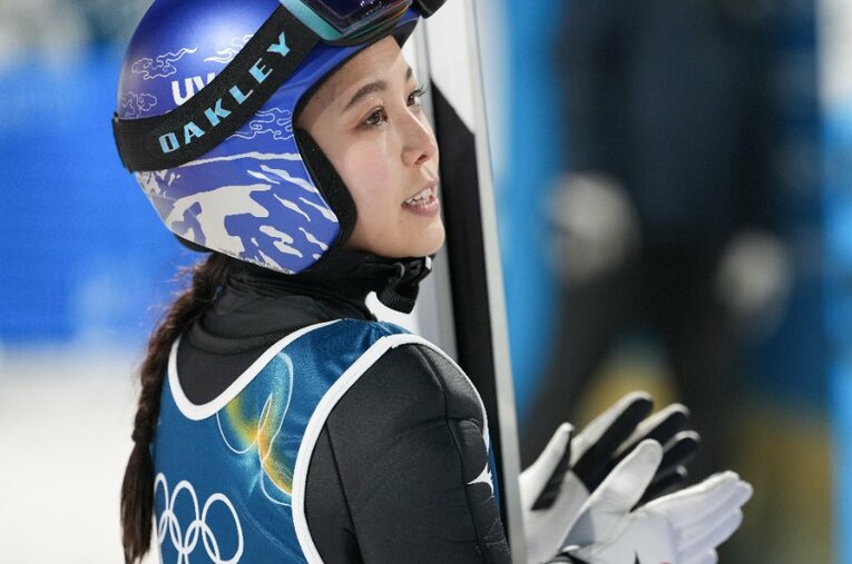 船木和喜が解説する、高梨沙羅の飛び方の変化とは？ ／ photograph by Tsutomu Kishimoto / JMPA