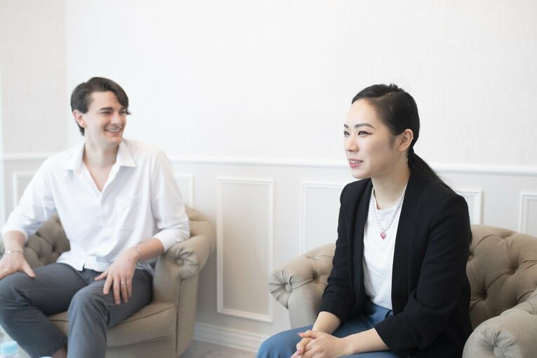 結婚6年目、小松原美里＆尊夫妻が明かす“共働きアスリートのライフスタイル”「プロポーズはUSJ」「卵子凍結を考えています」(6)