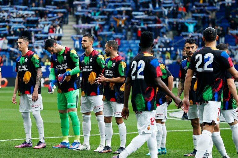 久保建英の祈りと必死さも実らず「先発落ち→6連敗で降格圏」に倒れ込み… 監督解任マジョルカの序列は変わるのか〈撮影者の視点〉(5)