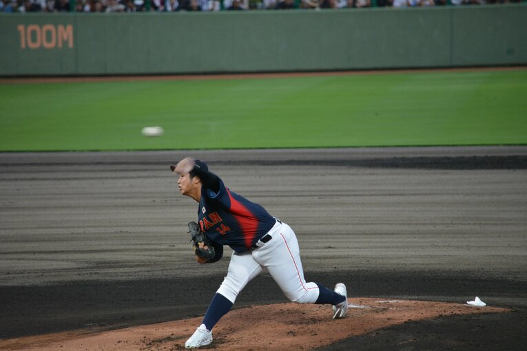 ランナーを出しながらも2回を無失点に抑えた末吉良丞　©Takarin Matsunaga