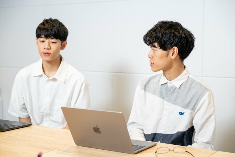 Numberカメラマンが撮り下ろした東問・東言兄弟の特別フォト集！【スワイプするとそのほかの写真もご覧になれます】　©Nanae Suzuki