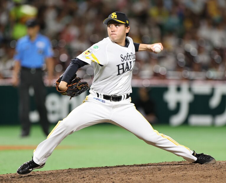 昨季、ソフトバンクで一軍初登板を果たしていた三浦。5試合で防御率はじつに0.00だった ©JIJI PRESS