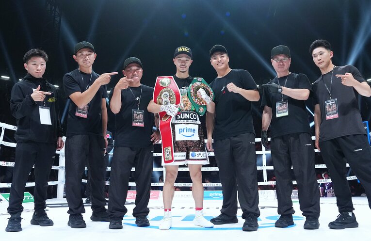 チーム中谷の面々と記念撮影　©Naoki Fukuda