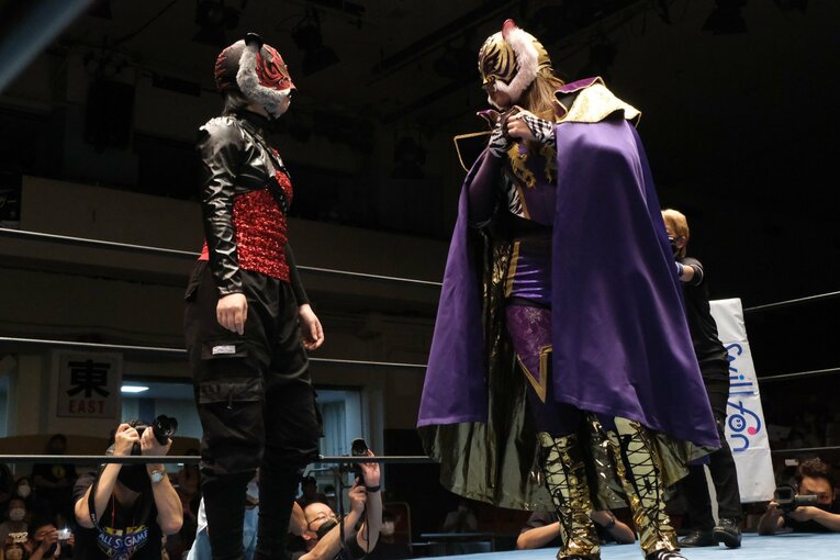 タイガー・クイーンを激怒させた“ヒール殺法”…乱入に凶器攻撃、待望のライバルは何でもありの“闇の軍団”？(48)