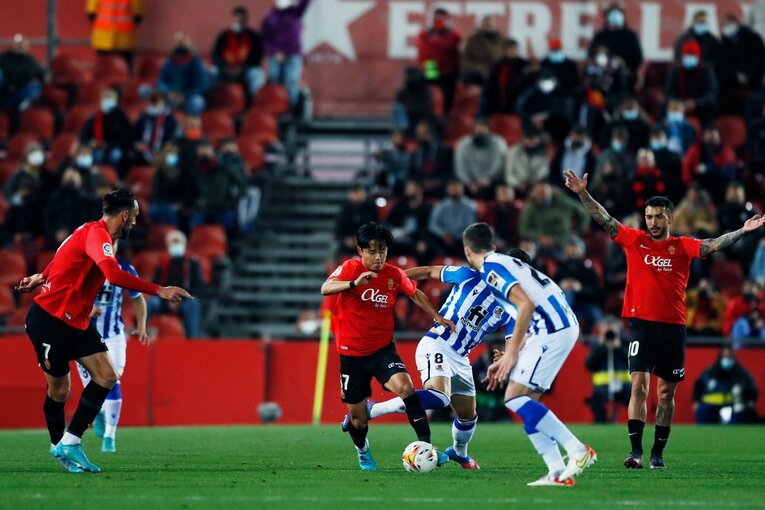 “クボが噛み合わない縦関係”に名手も同情？ 納得できない久保建英の表情、36歳ダビド・シルバの魔術〈撮影者の視点〉(16)