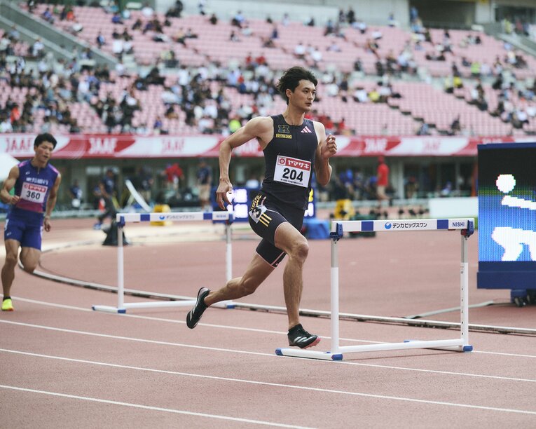 ストライドの大きな走りは魅力的。フラットレースの400ｍでも代表クラスの記録を持つ　©Yuki Suenaga