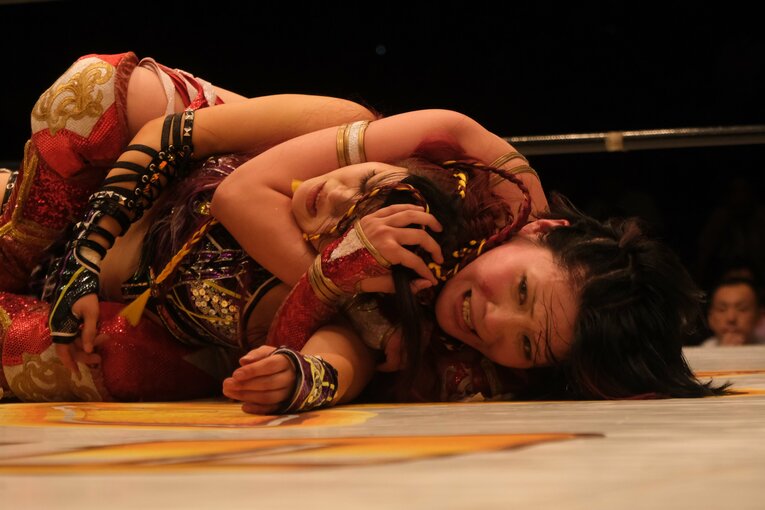 「日本スタイルも出し切った」イヨ・スカイが“WWEでは使えない大技”を…林下詩美が女子プロレス新団体で叶えた夢「今日は紫雷イオが見れた」(51)