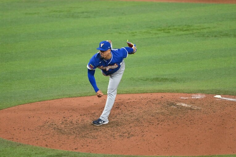 日本戦の８回にマウンドに上がったマチャド　©Nanae Suzuki