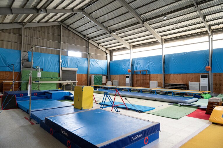 現在土橋さんが勤務する姫路市の体操クラブ『おさるの森』　©Takashi Shimizu