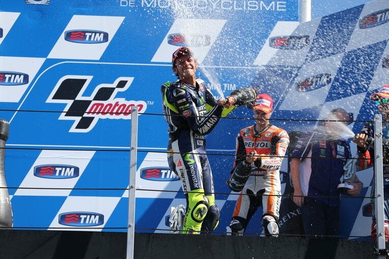 photograph by Satoshi Endo