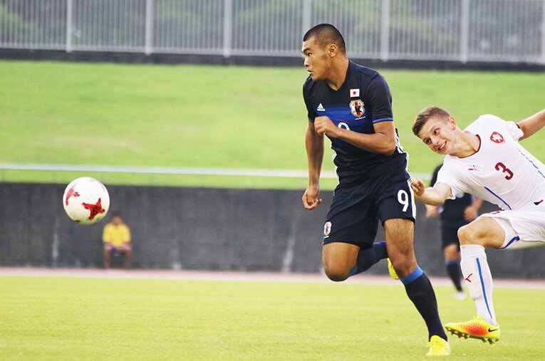 世代別代表でも活躍。海外の選手が相手でもフィジカルで圧倒できる　🄫Takahito Ando