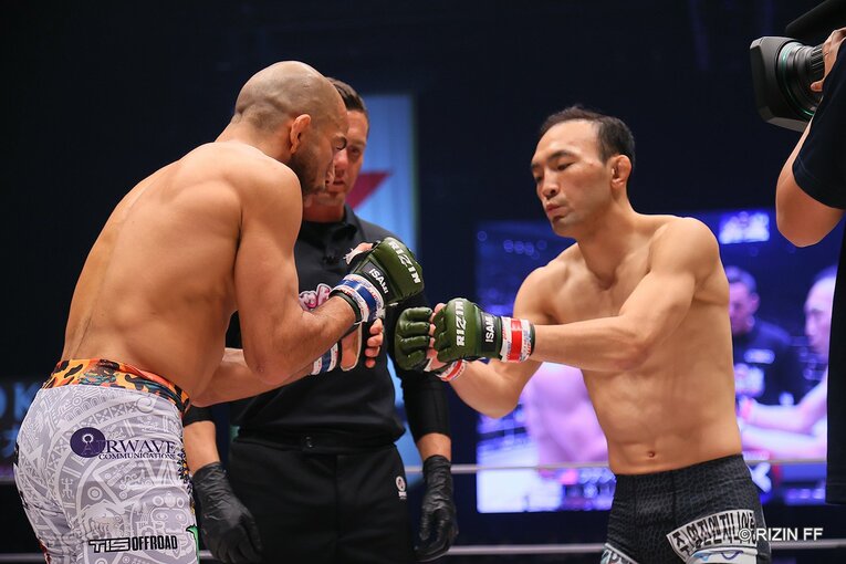 次鋒戦。キム・スーチョルvs.フアン・アーチュレッタ　©RIZIN FF