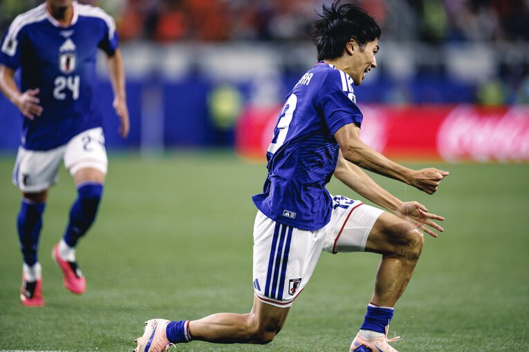 中村敬斗のオランダ戦ゴールの連続写真（11枚目／全16枚） ©Kiichi Matsumoto/JMPA