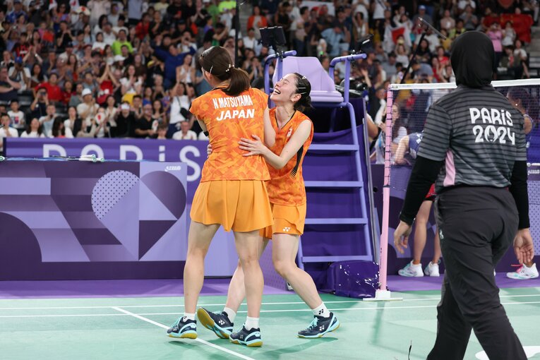 シダマツは繰り返し喜びを分かち合った　©Ryosuke Menju/JMPA