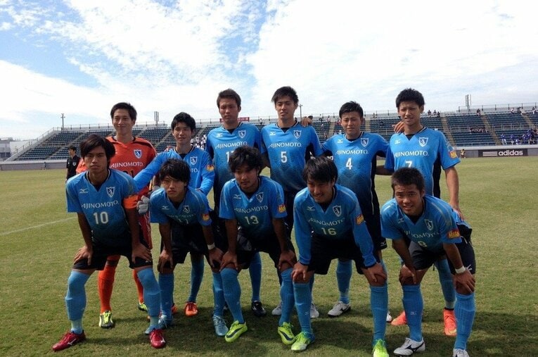 大学時代の清川（7番）。1年時から主力として活躍を見せた　©FC Tiamo