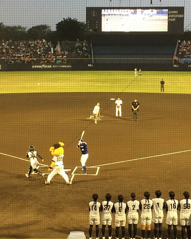糸井重里がノーバン始球式!!松本・前橋と続く、巨人戦ながれ旅。