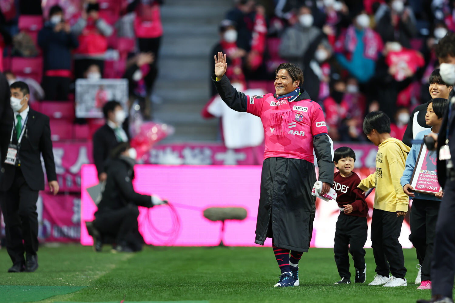 引退セレモニーでは涙を流した大久保嘉人 ©Naoki Morita/AFLO SPORT